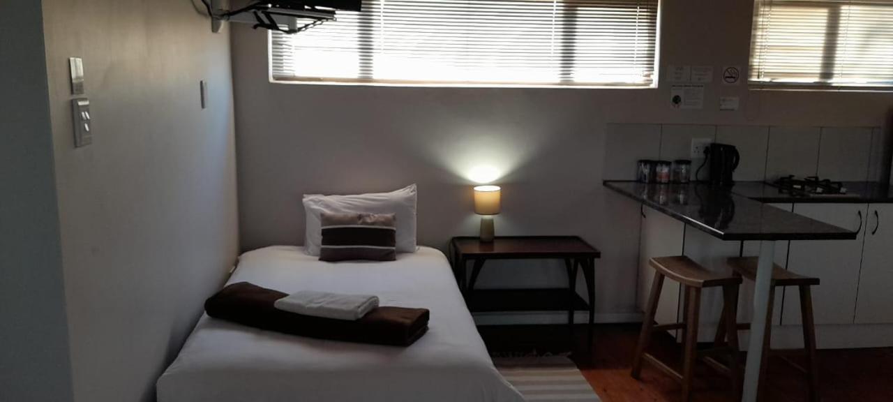 Kelzane Lodge Гонуби Екстериор снимка