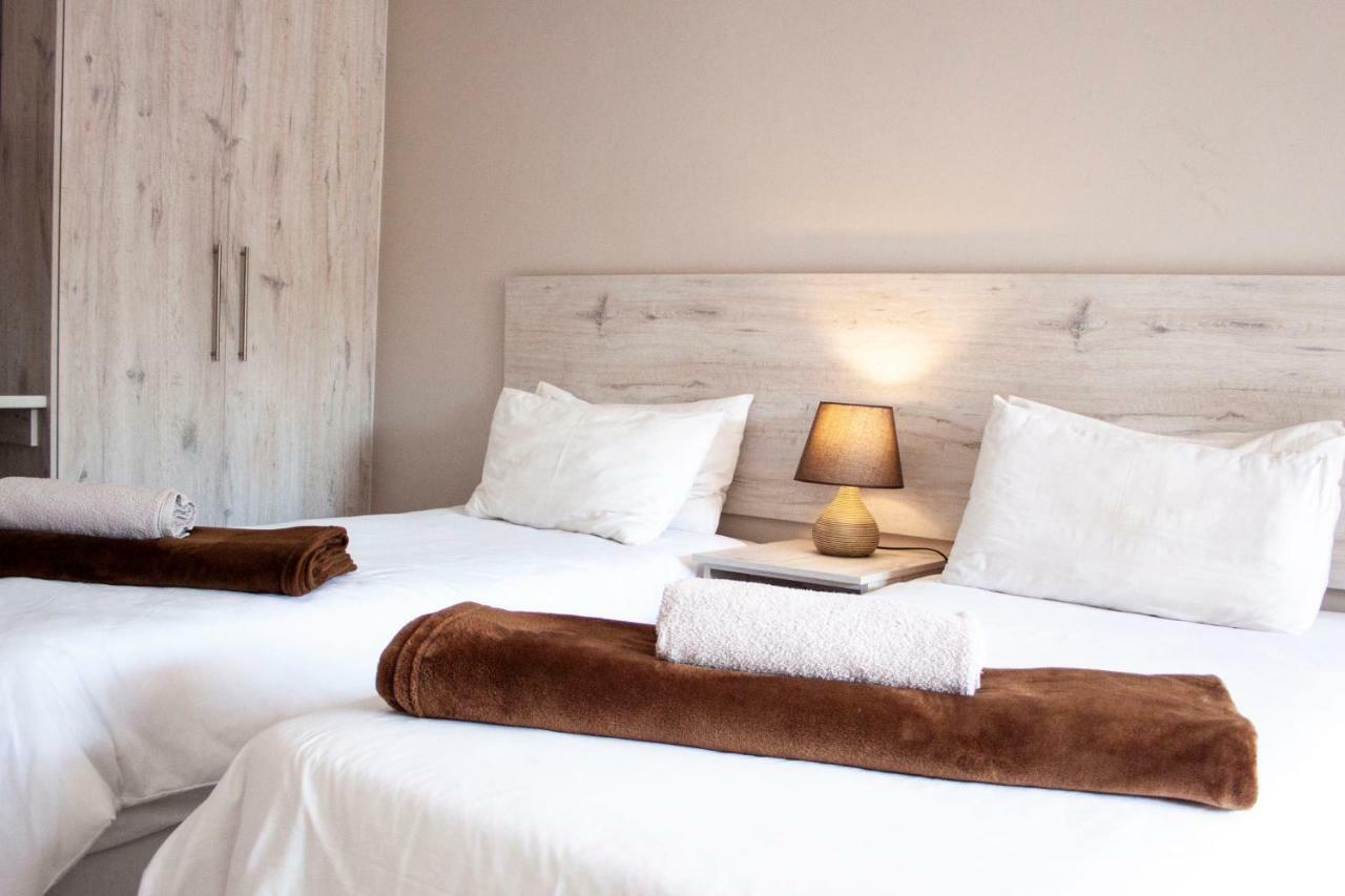 Kelzane Lodge Гонуби Екстериор снимка