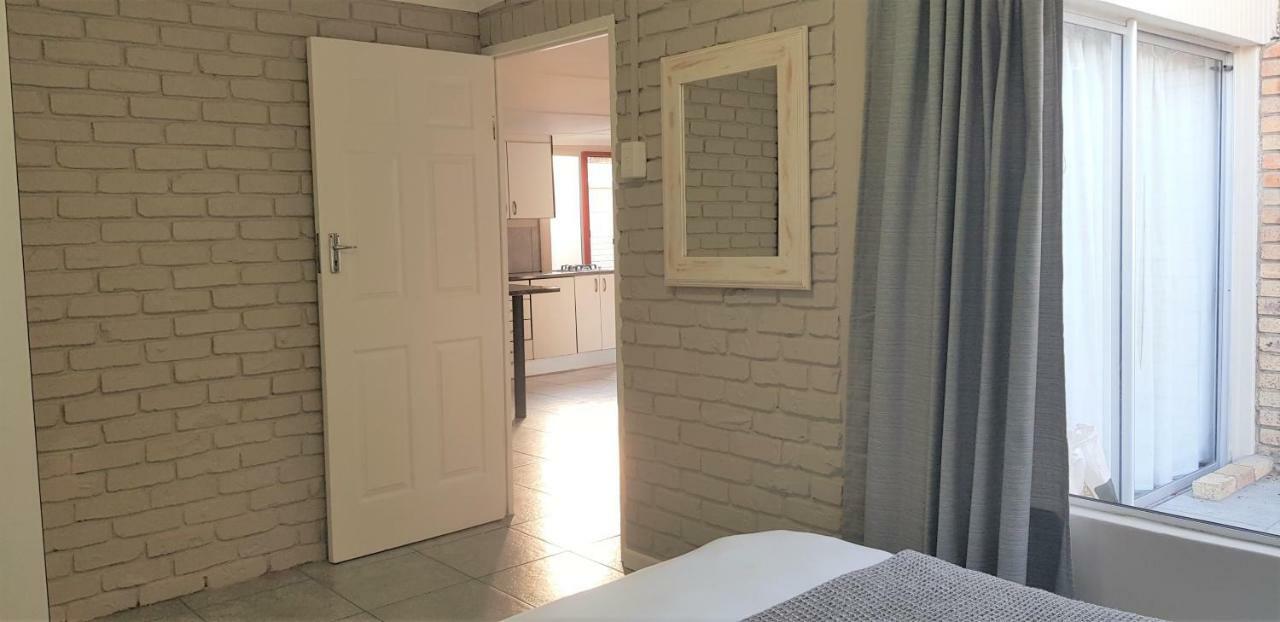Kelzane Lodge Гонуби Екстериор снимка